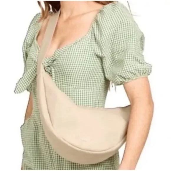 JULY Everyday Crescent Bag 🤍 - Picture 1 of 16